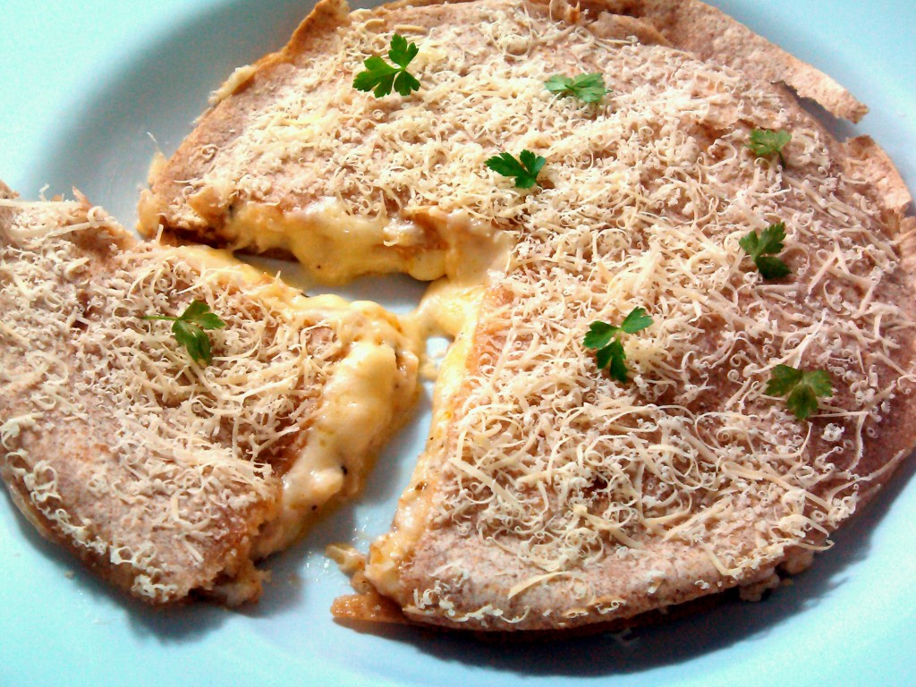 Super quesadilla rápida (quesadilha com 4 queijos) COZINHANDO PARA 2 OU 1