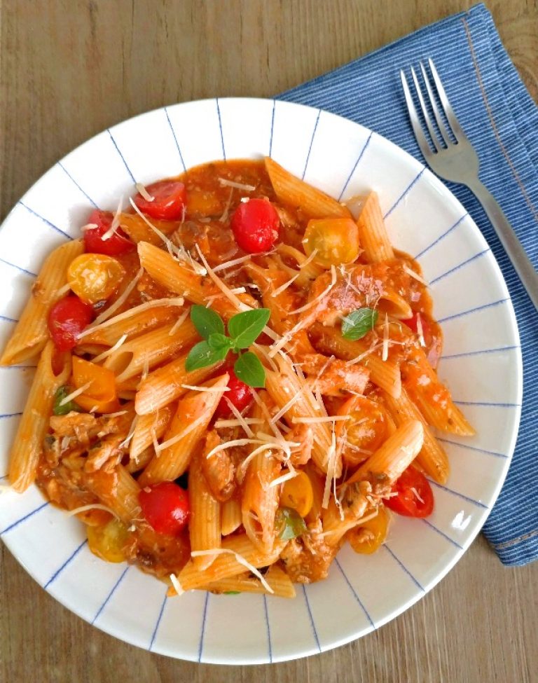 Macarrão com sardinha no molho de tomate – COZINHANDO PARA 2 OU 1