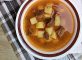 Afogado (caldo quente com cubos de carne, batata e temperos verdes)