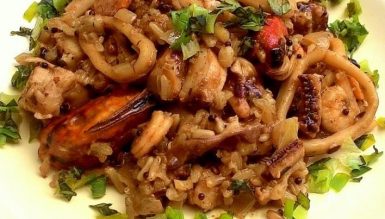 Arroz com frutos do mar (paella simplificada)