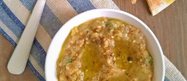 Babaganuche (baba ganoush — pasta de berinjela tostada)