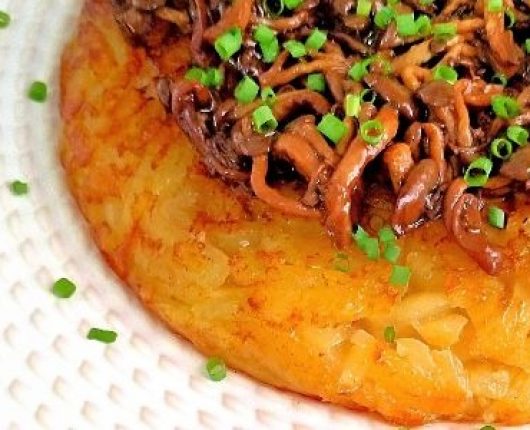 Como fazer batata rosti com queijo e shimeji