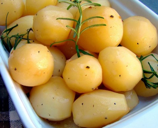 Batatas noisette ao alecrim