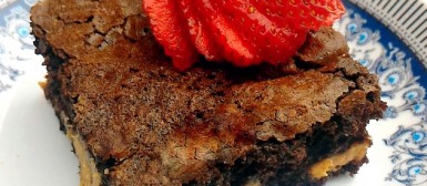 Brownie de chocolate com paçoquita cremosa