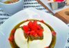 Burrata com pesto e tomatinhos