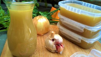 Como fazer caldo caseiro (de legumes, de galinha, de carne, de peixe, de camarão)