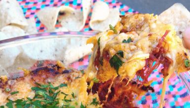 Carne à mexicana com queijo gratinado