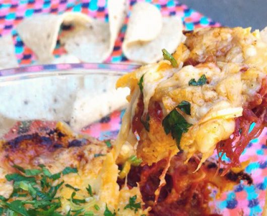 Carne à mexicana com queijo gratinado