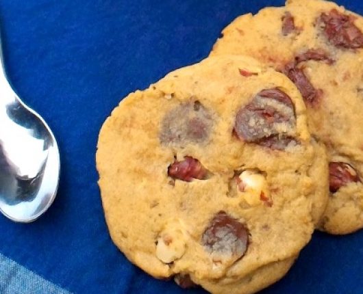 Cookies com chocolate e avelãs