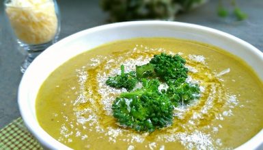 Sopa creme de brócolis (vegana)