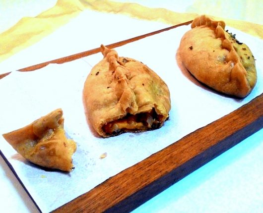 Empanadas de queijo com cebola