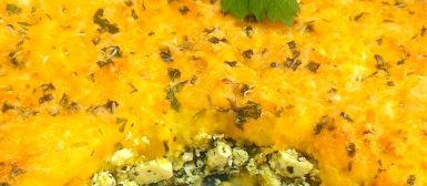 Escondidinho de batata baroa com ricota e espinafre