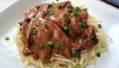 Espaguete de pupunha com molho cremoso de shitake