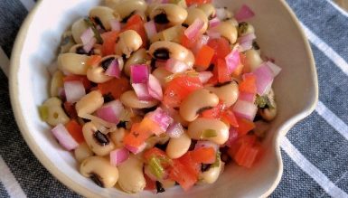 Salada de feijão fradinho à vinagrete