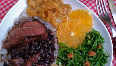 Como fazer feijoada completa (com todos os complementos)