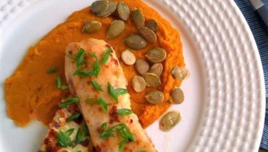 Peixe grelhado e purê de abóbora com gengibre