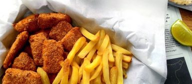 Fish and chips mais leve (peixe com fritas na air fryer)