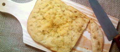 Focaccia (pão italiano achatado)