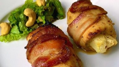 Filé de frango à jamaicana com abacaxi e bacon
