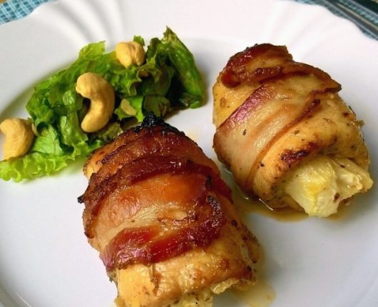 Filé de frango à jamaicana com abacaxi e bacon