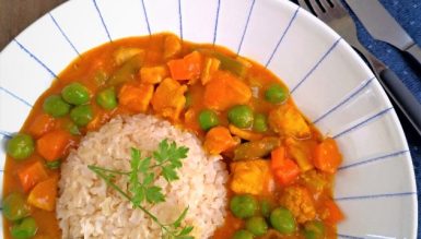 Frango ao curry com legumes