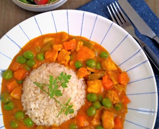 Frango ao curry com legumes