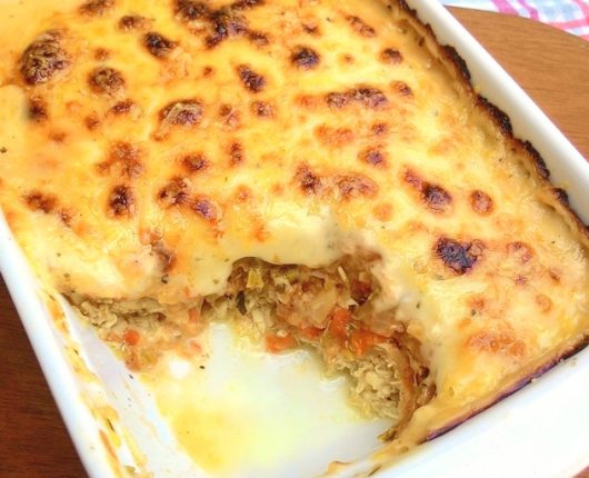 Frango em camadas com legumes gratinados