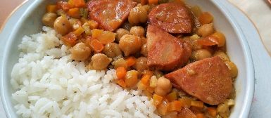 Ensopado de grão de bico com legumes