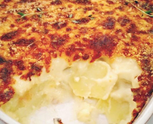 Gratin dauphinois (batata gratinada com molho bechamel)