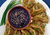 Como fazer guioza ou gyoza (receita de massa, recheio e molho)