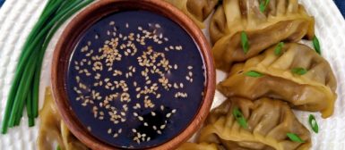 Como fazer guioza ou gyoza (receita de massa, recheio e molho)
