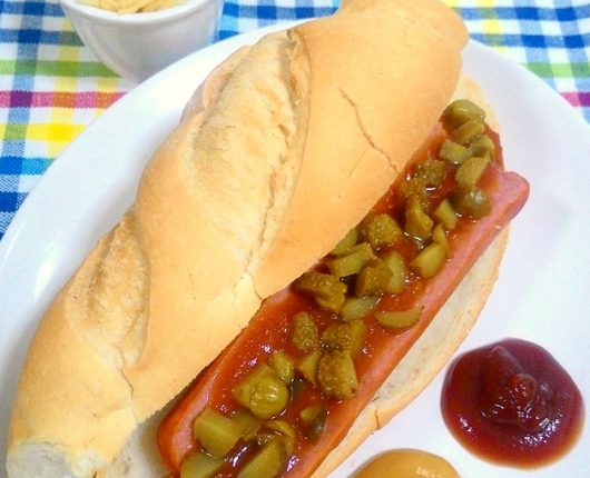 Cachorro quente com picles (Gurken Hot Dog)