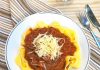 Macarrão com molho de carne louca
