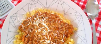 Macarrãozinho com molho de carne (sem tomate)