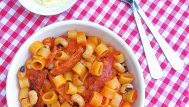 Macarrãozinho com salame da Nigella (uma panela só)