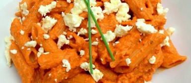 Massa ao molho pesto vermelho com ricota