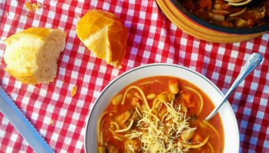 Minestrone (sopão italiano de carne com legumes)