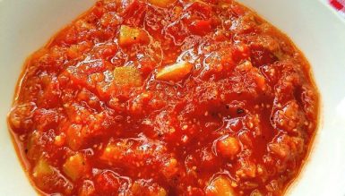Molho de tomates e abobrinha