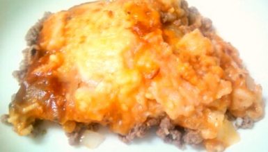 Moussaká (lasanha grega de berinjela com carne moída)