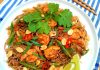 Pad thai de camarão (macarrão tailandês)