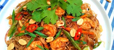 Pad thai de camarão (macarrão tailandês)