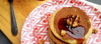 Panquecas americanas supersaudáveis de banana (calorias reduzidas, sem glúten, sem lactose)