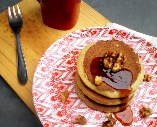 Panquecas americanas supersaudáveis de banana (calorias reduzidas, sem glúten, sem lactose)