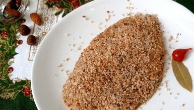 Peixe empanado com farofa de amêndoas e avelãs