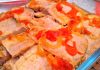 Pernil assado com molho de tomate e cebola
