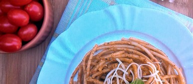 Molho pesto alla trapanese (com manjericão, amêndoas, tomatinhos e parmesão)