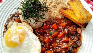 Picadinho de carne no café