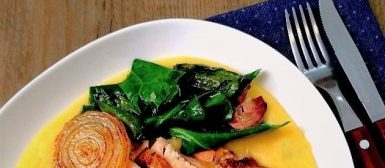 Polenta cremosa com couve