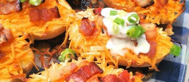 Potato skins (barquinhas de batata com queijo e bacon)