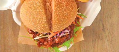 Pulled jaca (“carne” de jaca desfiada no molho de cerveja)